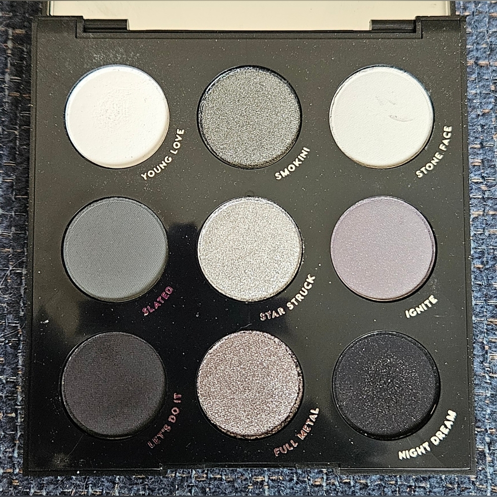Colourpop Blowin' Smoke Pressed Powder Palette - Picture 5 of 5